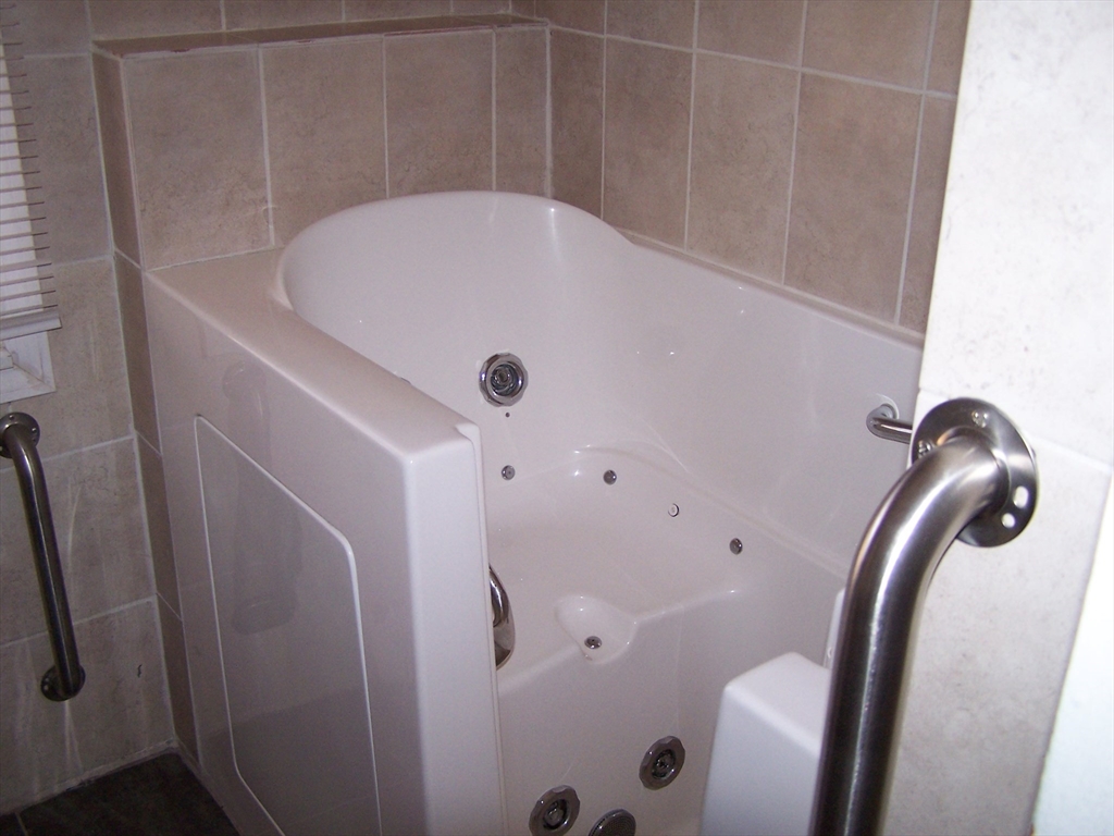 87 Killdeer Road Webster, MA 01570 - Photo 7 of 13 Gallery Image 7