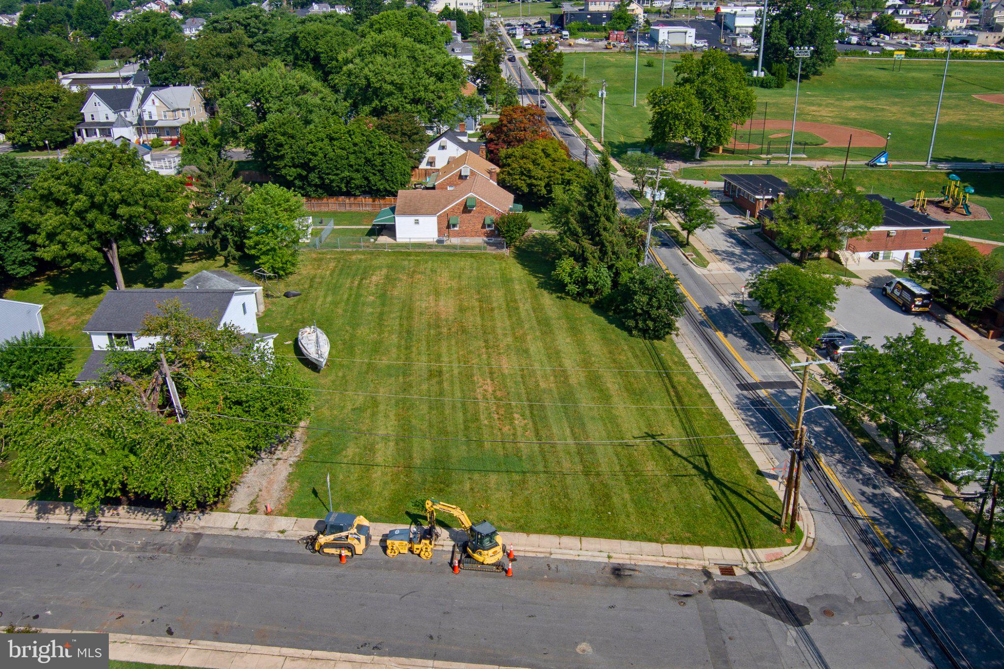 4311 Fullerton Avenue Baltimore, MD 21206 - Photo 6 of 16 Expansive green lot awaits new dreams.