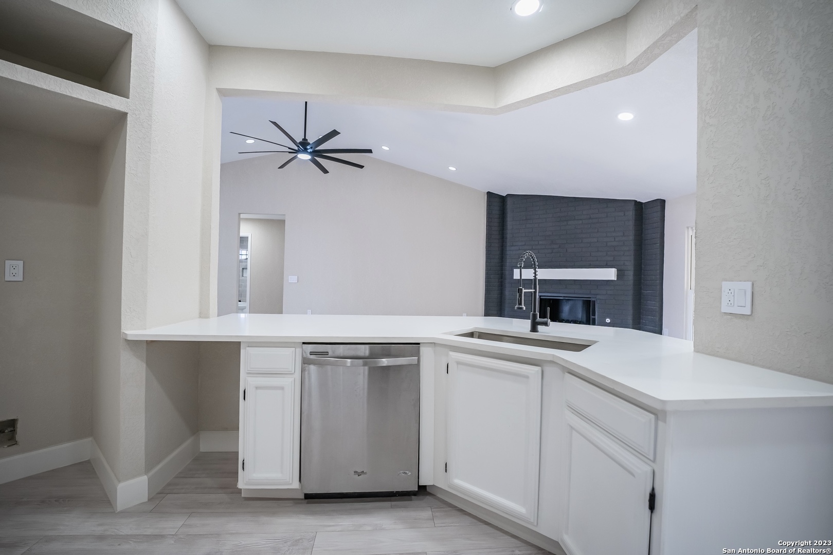 8026 Deadwood Ridge Converse, TX 78109 - Photo 12 of 44