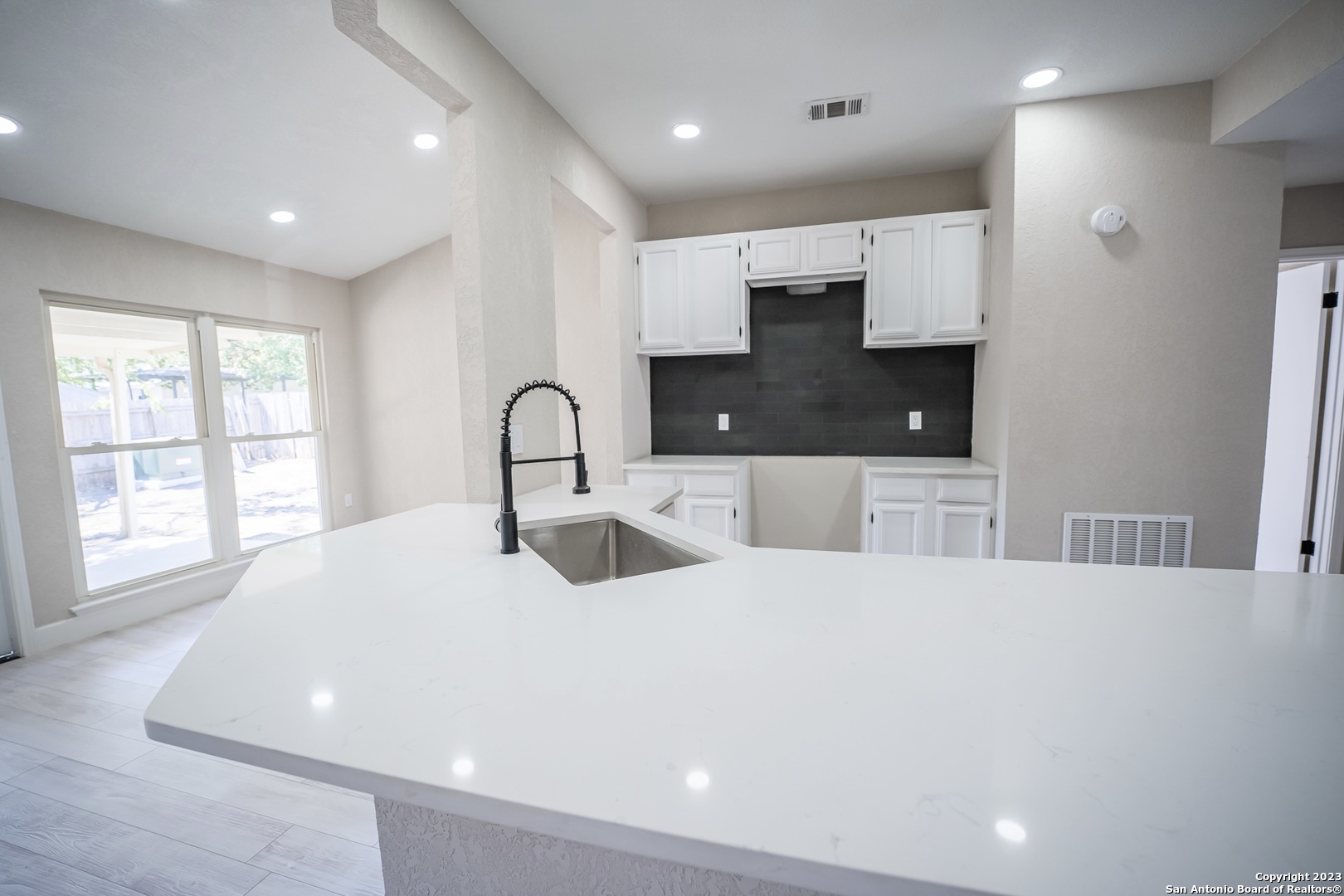 8026 Deadwood Ridge Converse, TX 78109 - Photo 15 of 44