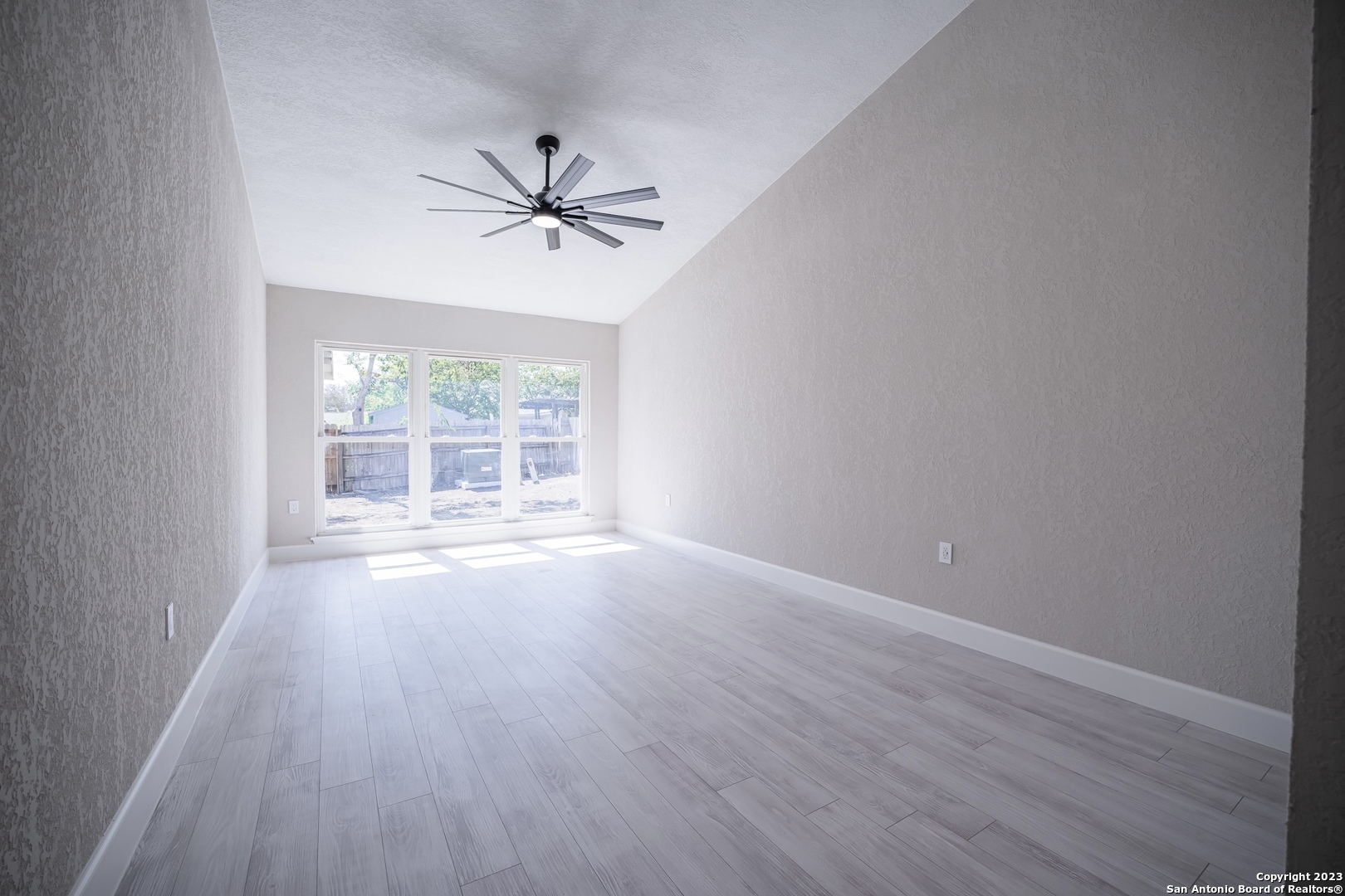 8026 Deadwood Ridge Converse, TX 78109 - Photo 17 of 44