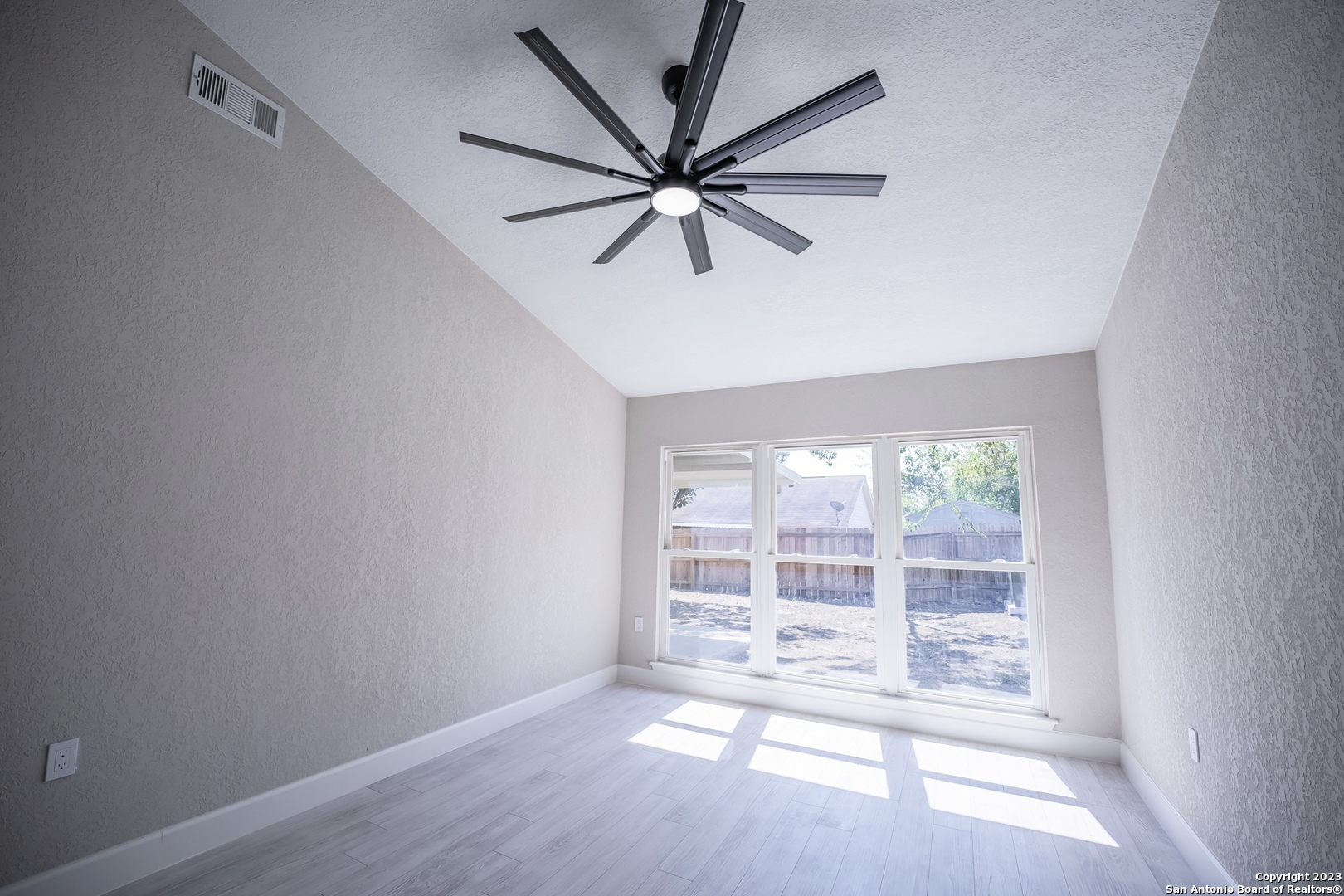 8026 Deadwood Ridge Converse, TX 78109 - Photo 18 of 44