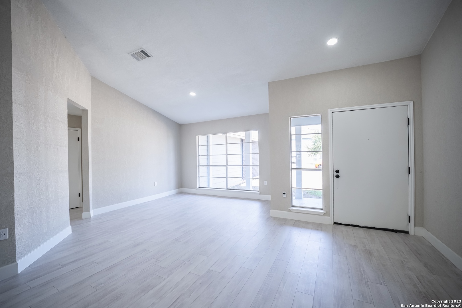 8026 Deadwood Ridge Converse, TX 78109 - Photo 8 of 44