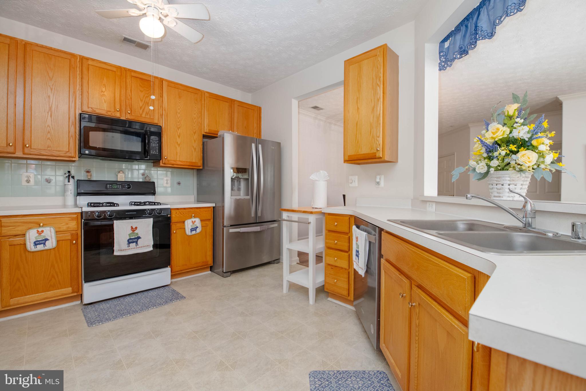5082 Brightleaf Court Rosedale, MD 21237 - Photo 7 of 19 Kitchen