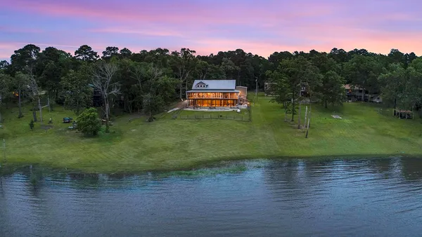 $769,000 | 388 County Road 5597, Etoile, TX 75944