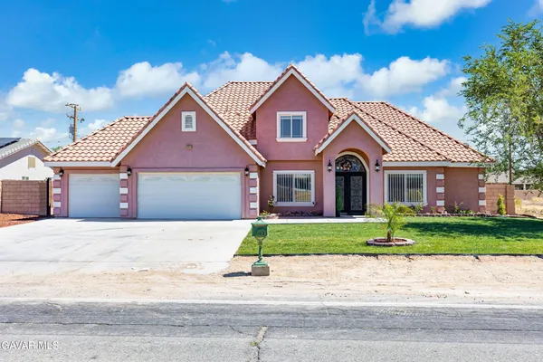 $418,000 | 10431 Loop Boulevard North, California City, CA 93505