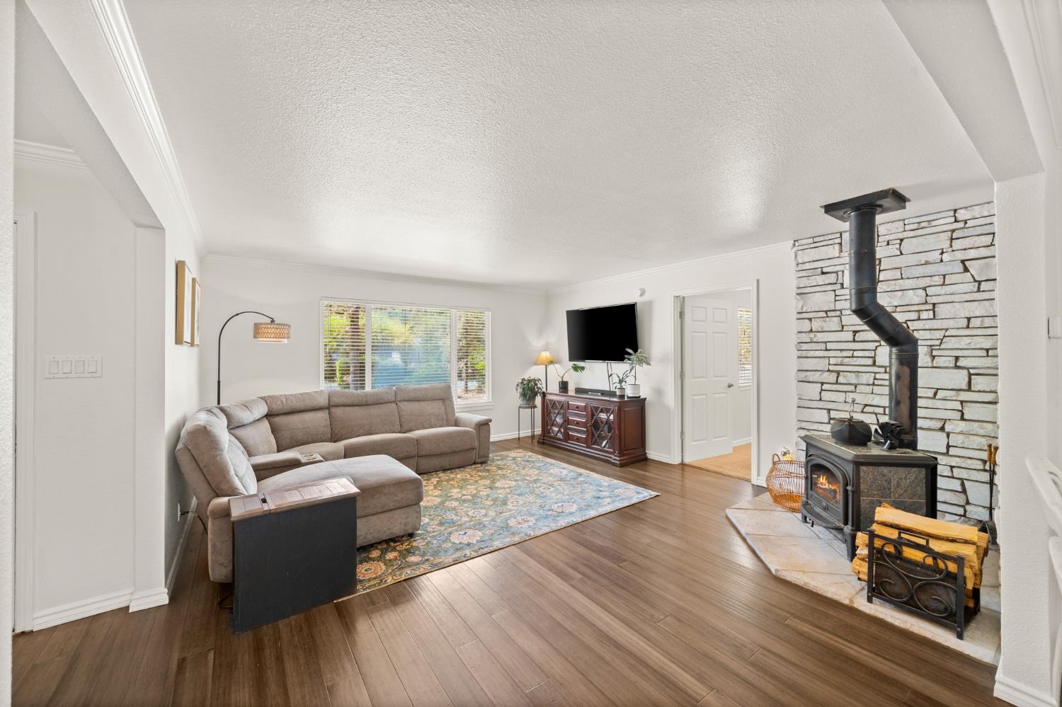 6050 Kenneth Way Auburn, CA 95602 - Photo 10 of 53