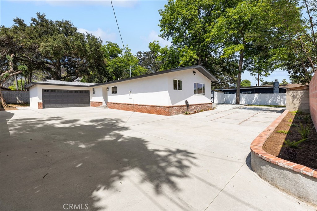 161 Mountain View Street Altadena, CA 91001 - Photo 5 of 25