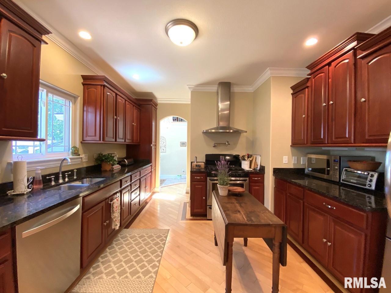 5037 North Prospect Road Peoria Heights, IL 61616 - Photo 14 of 42 Gallery Image 14