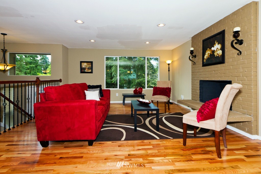 3019 169th Street Southeast Bothell, WA 98012 - Photo 4 of 15 Gallery Image 4