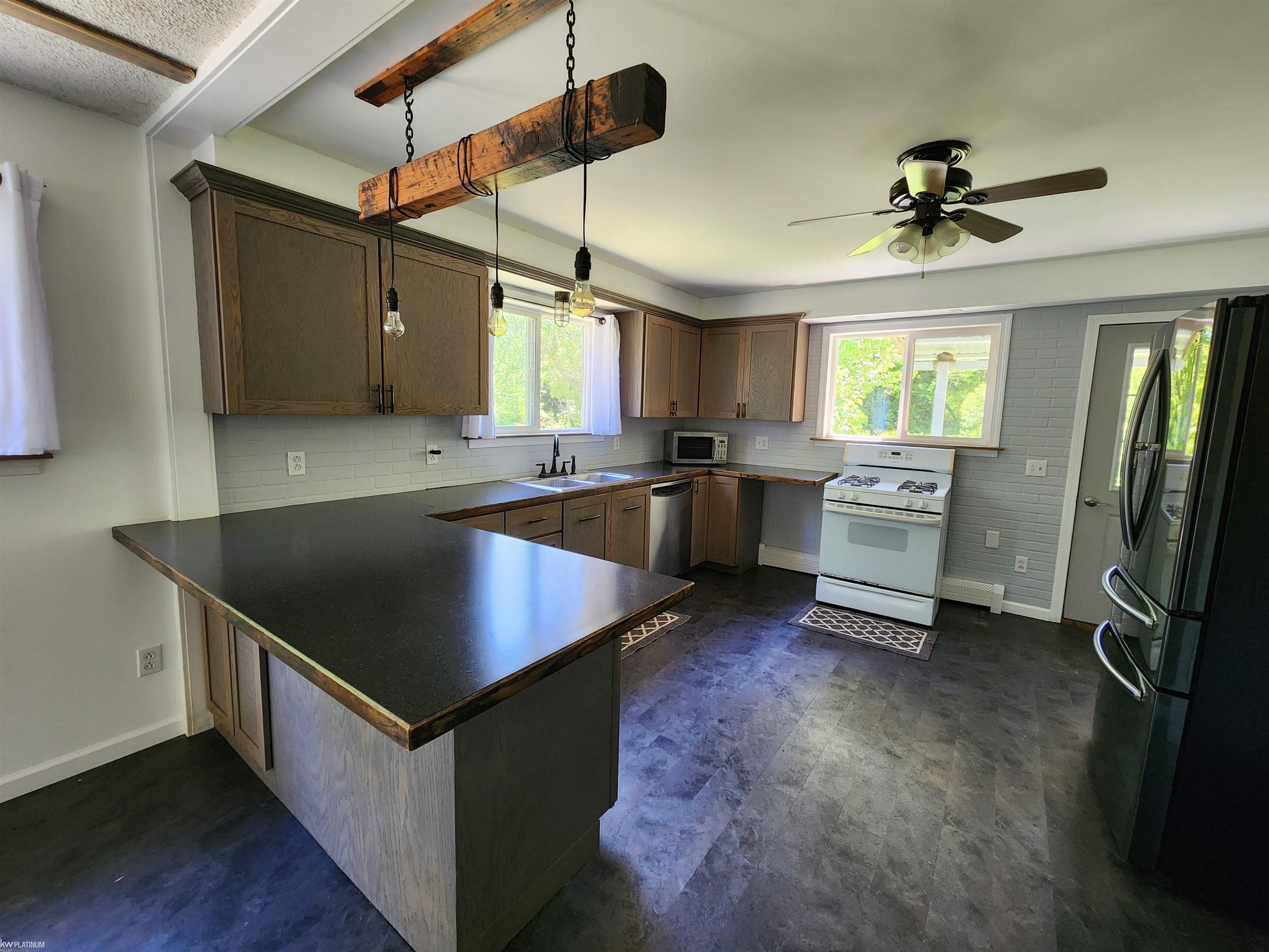 5045 Parker Road Fort Gratiot, MI 48059 - Photo 4 of 16