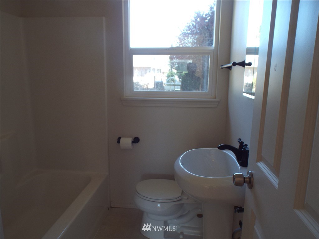 1418 Johnson Road Centralia, WA 98531 - Photo 13 of 17 Gallery Image 13