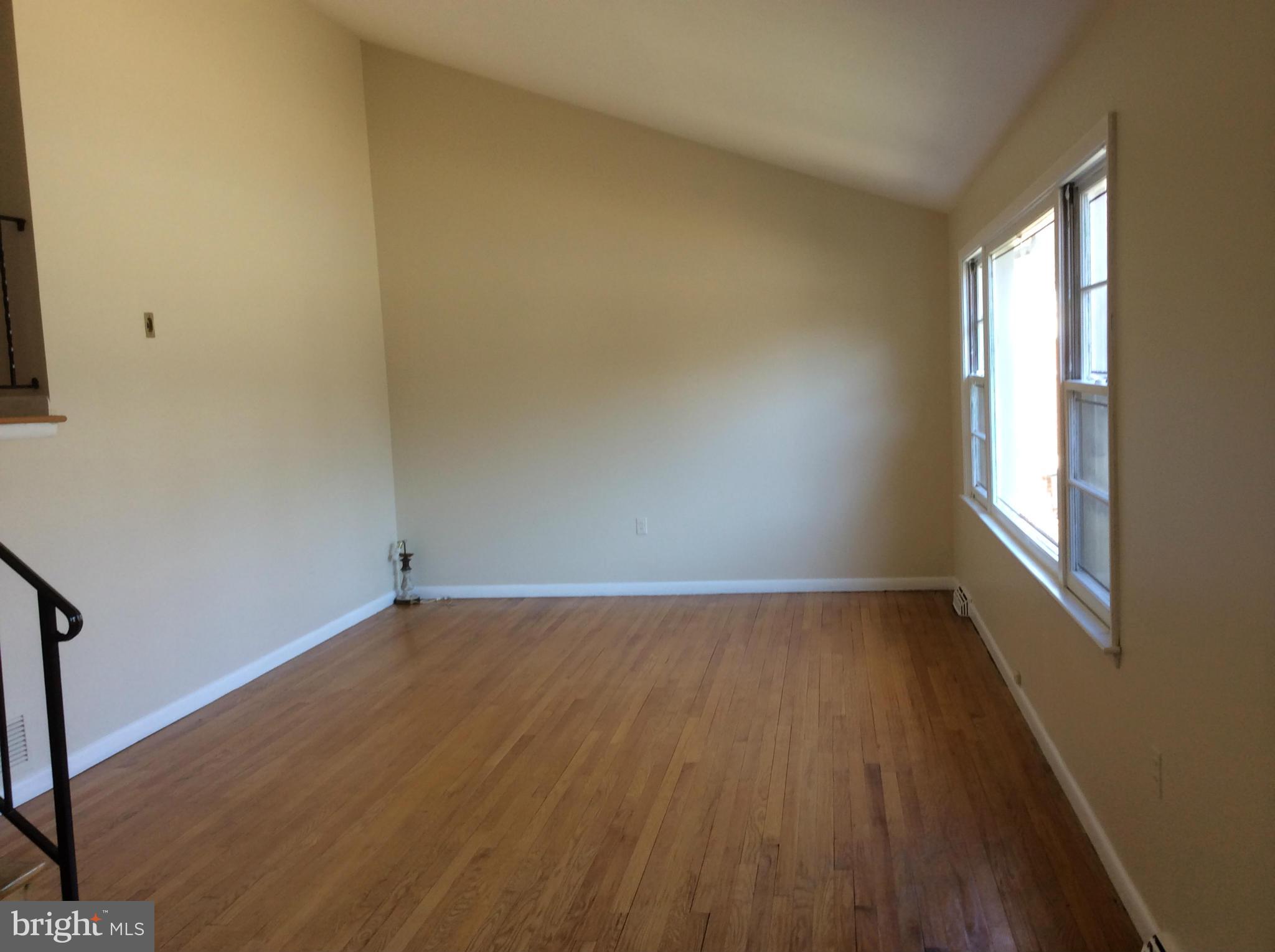 4502 Dresden Road Baltimore, MD 21208 - Photo 6 of 19 Living Room