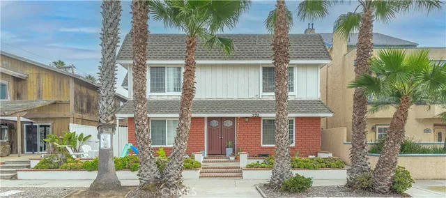 $2,700 | 222 20th Street, Unit 3, Huntington Beach, CA 92648
