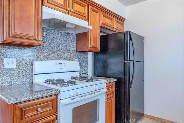 $2,700 | 222 20th Street, Unit 3, Huntington Beach, CA 92648