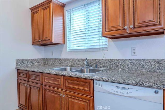 $2,700 | 222 20th Street, Unit 3, Huntington Beach, CA 92648