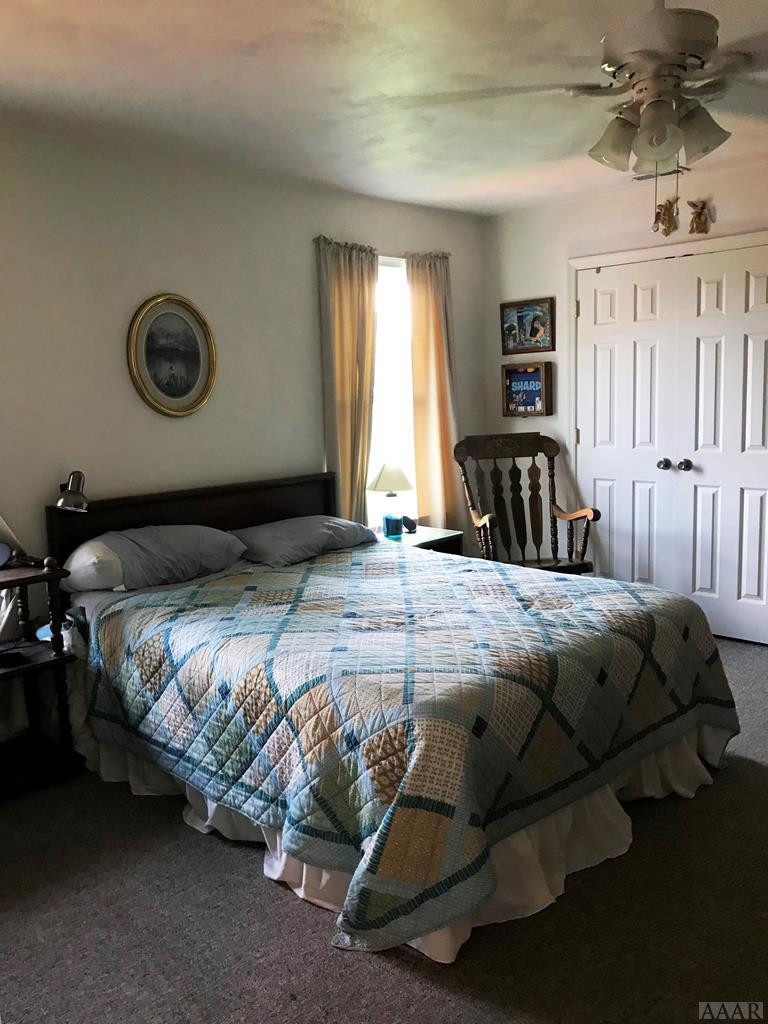112 Quail Run Road Moyock, NC 27958 - Photo 35 of 43 Guest / Inlaw Suite w/ walk-in closet