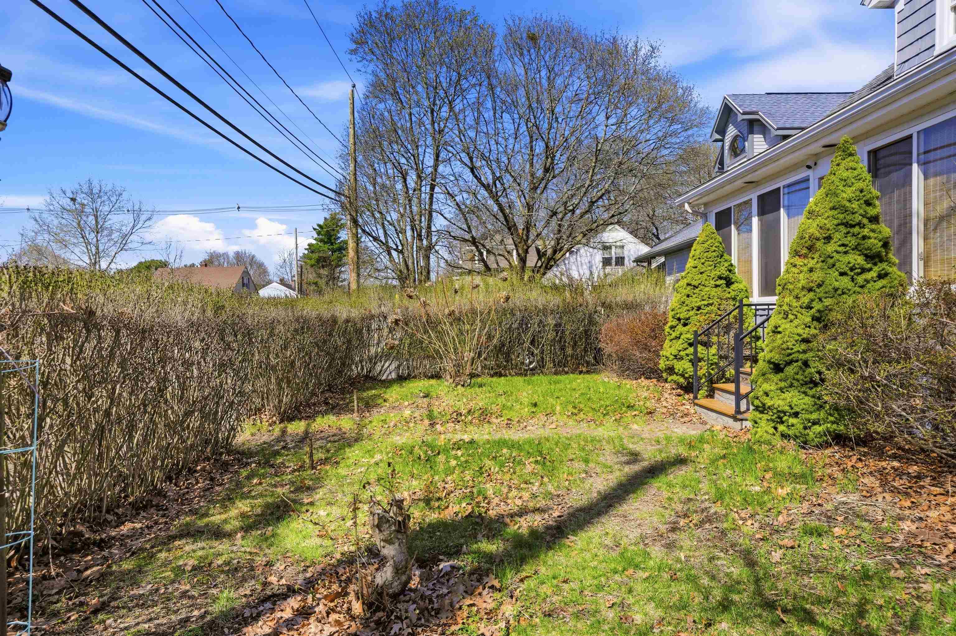 33 Walnut Street Rochester, NH 03867 - Photo 2 of 44