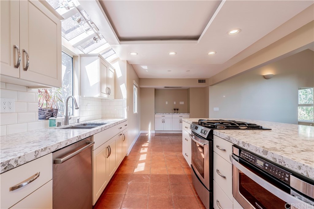 11 Bridle Lane Bell Canyon, CA 91307 - Photo 12 of 44