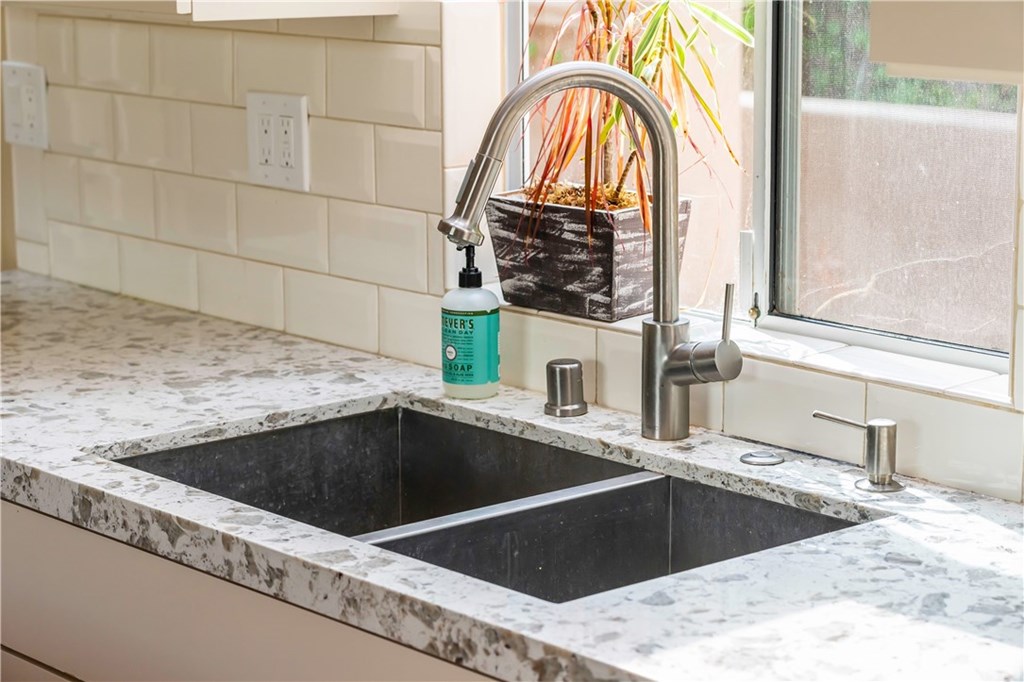 11 Bridle Lane Bell Canyon, CA 91307 - Photo 10 of 44