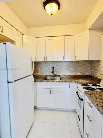 $1,800 | 505 South Ocean Drive, Unit A1, Hollywood, FL 33019