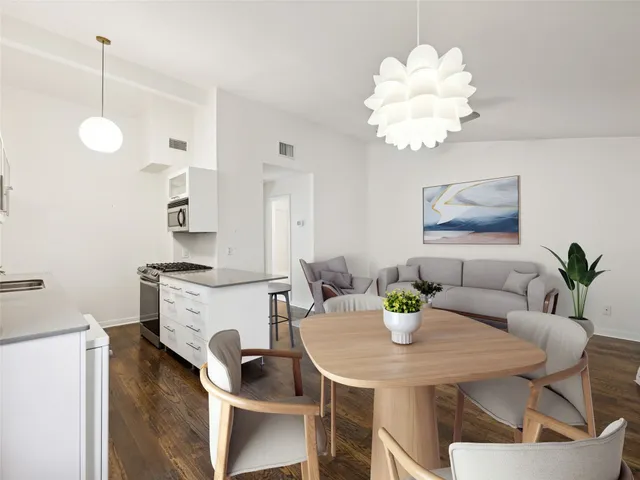 $324,900 | 1503 West 9th Street, Unit 204, Austin, TX 78703