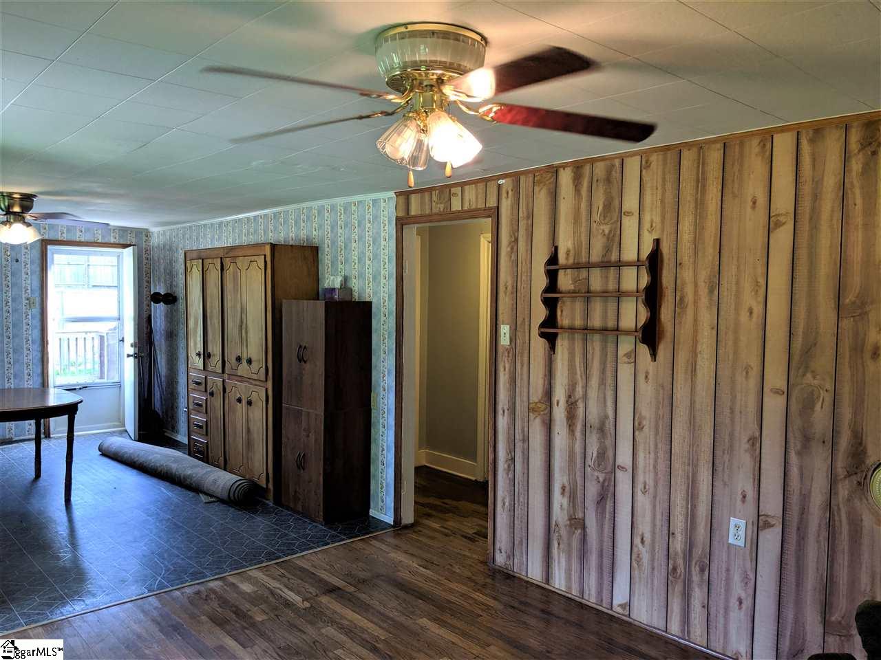 230 State Rd S-42-2985 Landrum, SC 29356 - Photo 17 of 36