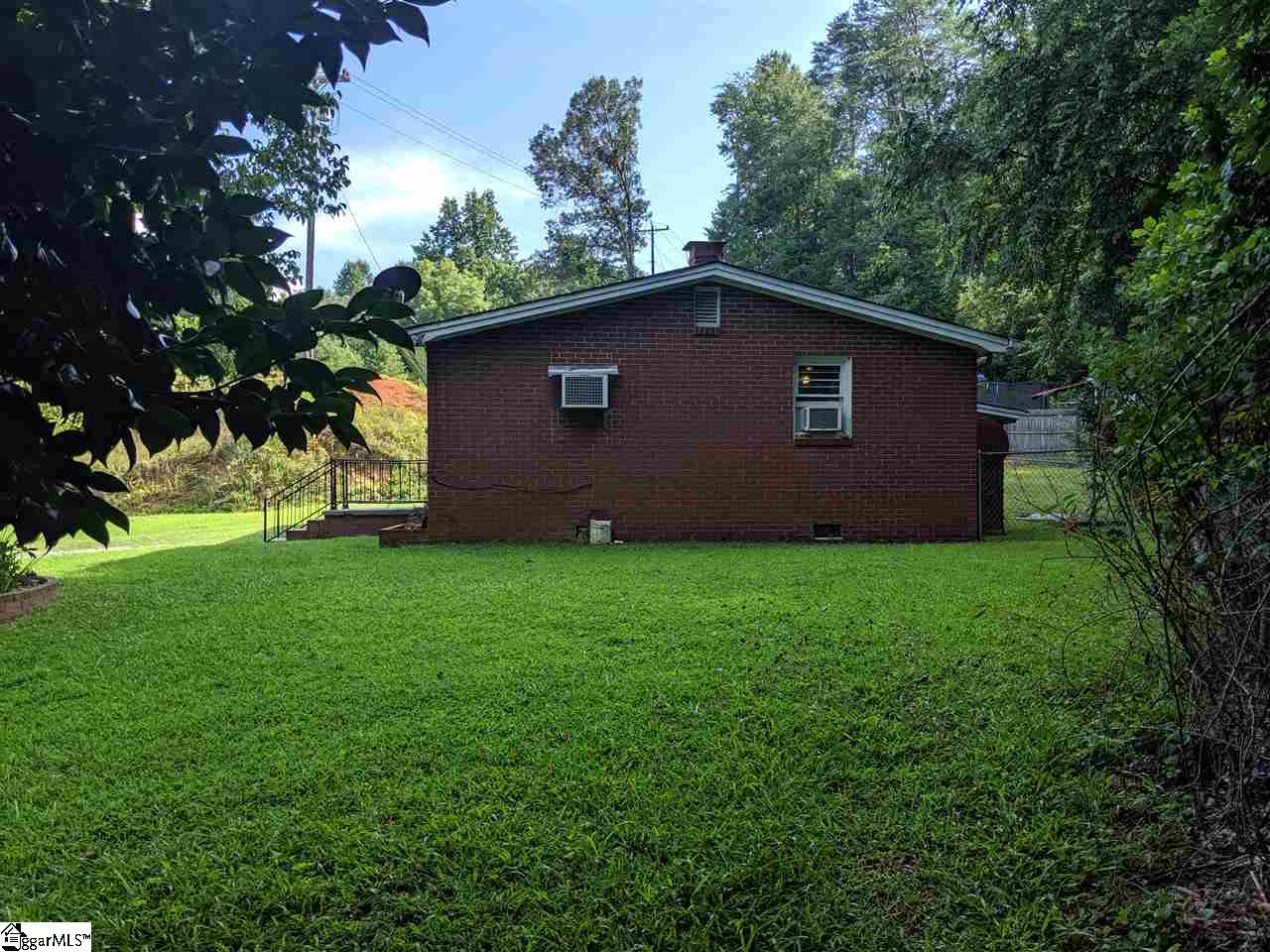 230 State Rd S-42-2985 Landrum, SC 29356 - Photo 9 of 36