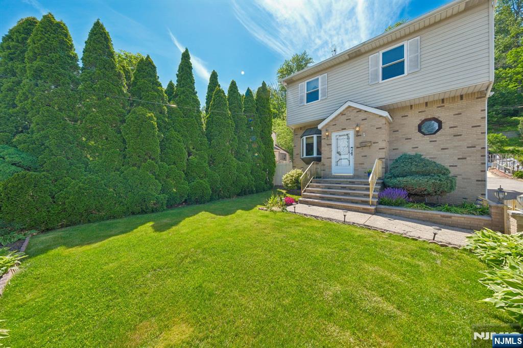 562 Valley Road Clifton, NJ 07013 - Photo 4 of 35