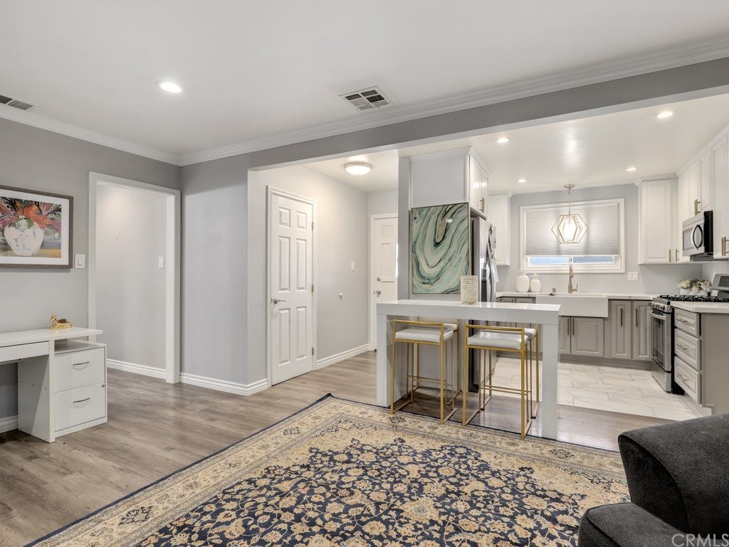 4091 Florence Street Simi Valley, CA 93063 - Photo 6 of 19