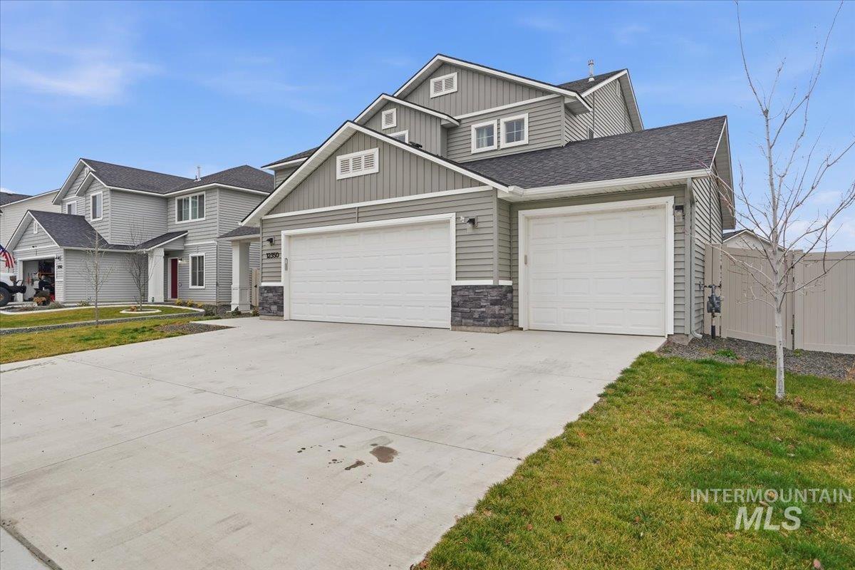 12350 Amorica Street Caldwell, ID 83607 - Photo 2 of 35