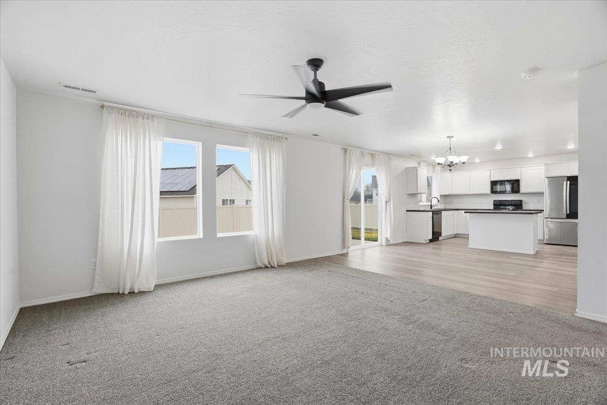 12350 Amorica Street Caldwell, ID 83607 - Photo 8 of 35