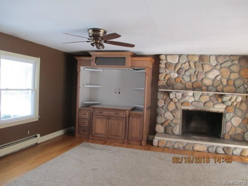 12379 Lulu Road Ida, MI 48140 - Photo 6 of 14 IMG_4770.JPG