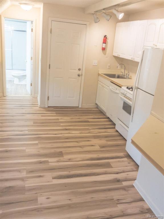 305 Twelve Mile Road, Unit 2 Royal Oak, MI 48073 - Photo 6 of 13