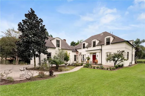 $847,000 | 15 Muirfield Place, New Orleans, LA 70131