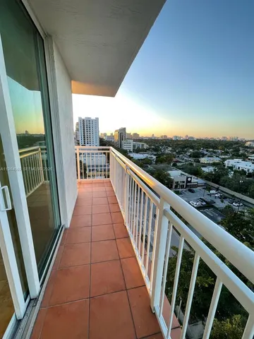 $2,650 | 3000 Coral Way, Unit 1101, Miami, FL 33145