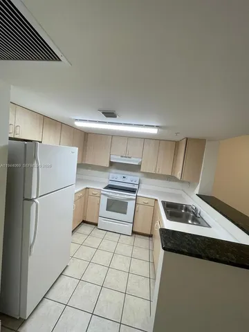 $2,650 | 3000 Coral Way, Unit 1101, Miami, FL 33145