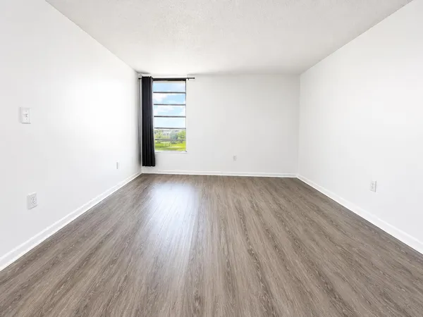 $2,500 | 9682 Fontainebleau Boulevard, Unit 603, Miami, FL 33172