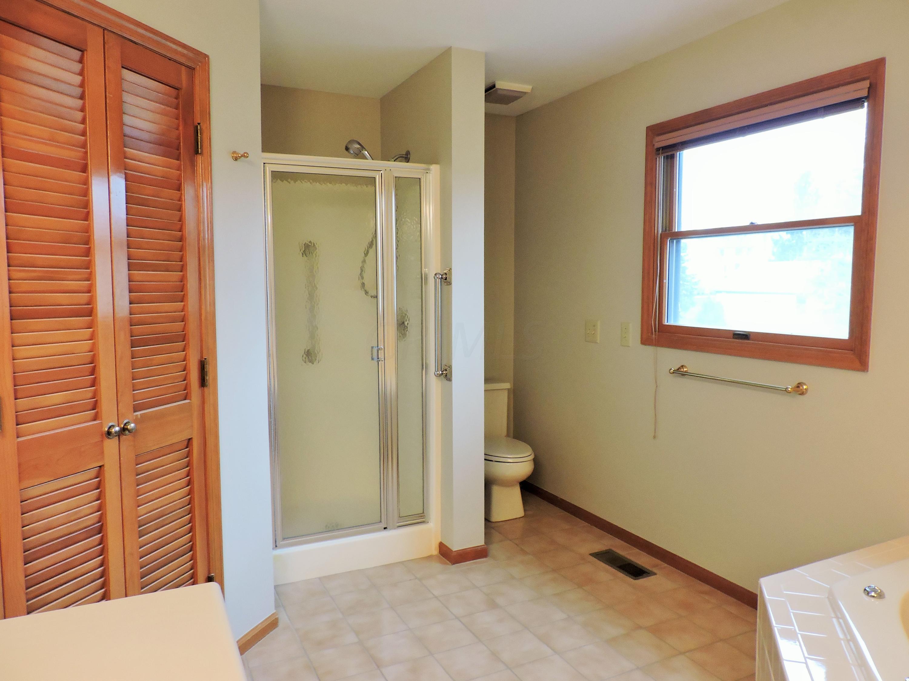 1095 Ridge Place Columbus, OH 43230 - Photo 23 of 32 Gallery Image 23