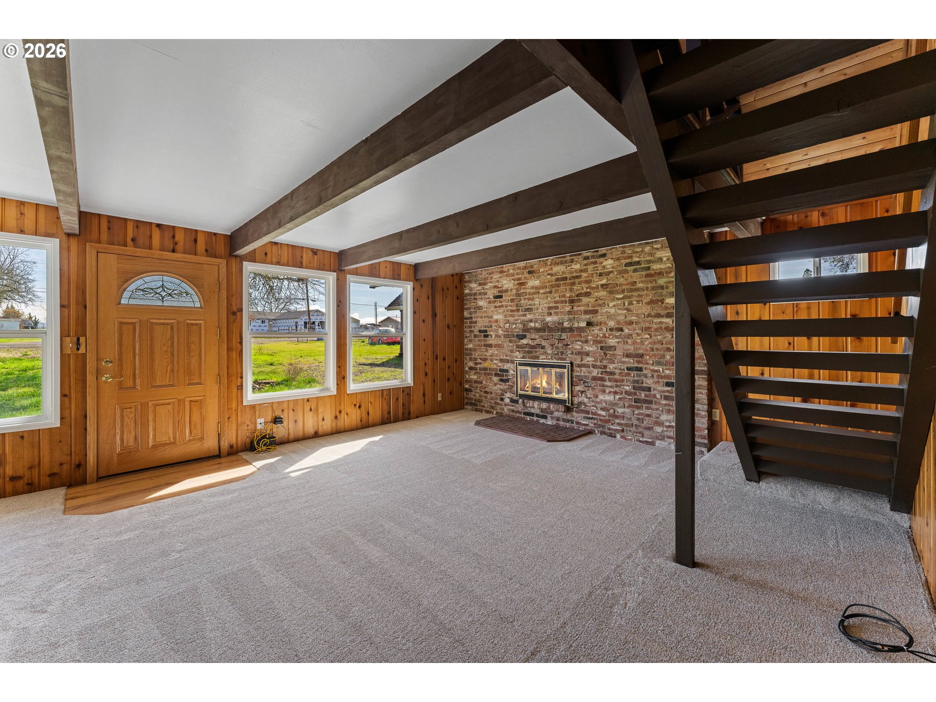 200 Sierra Drive Eagle Point, OR 97524 - Photo 11 of 23 Living Room