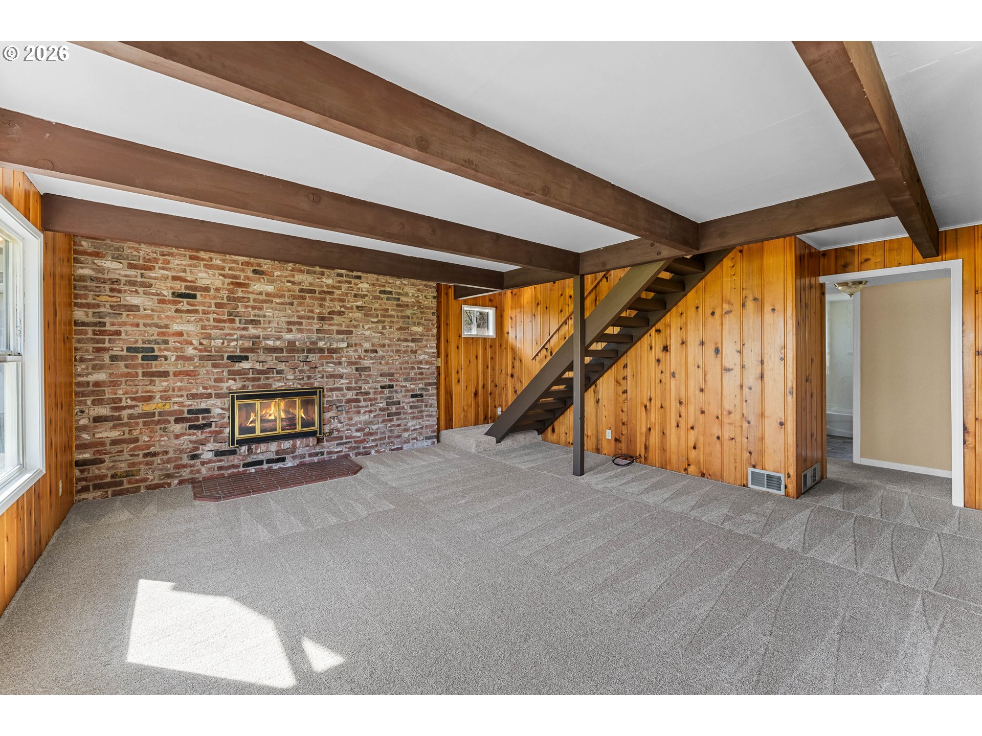 200 Sierra Drive Eagle Point, OR 97524 - Photo 10 of 23 Living Room