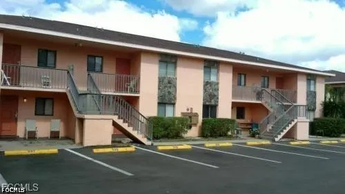 $1,350 | 2660 Park Windsor Drive, Unit 301, Fort Myers, FL 33901