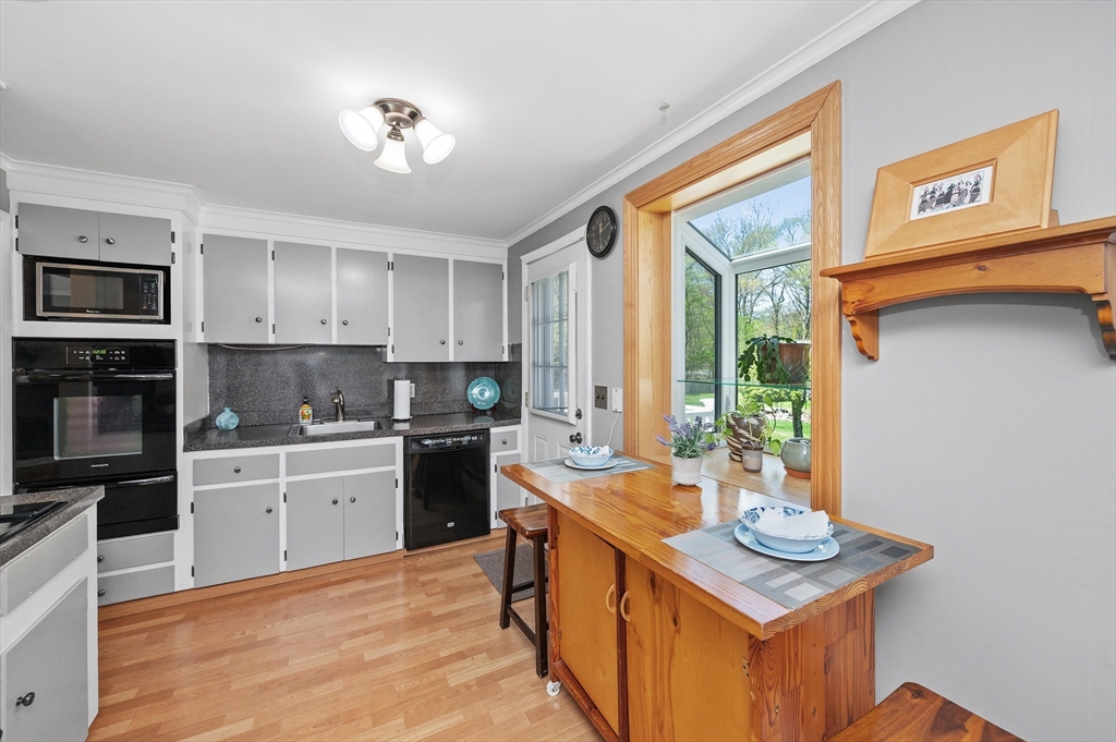 233 Temple Road Waltham, MA 02452 - Photo 12 of 36