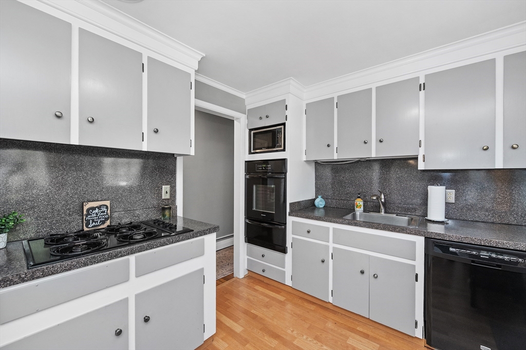 233 Temple Road Waltham, MA 02452 - Photo 13 of 36