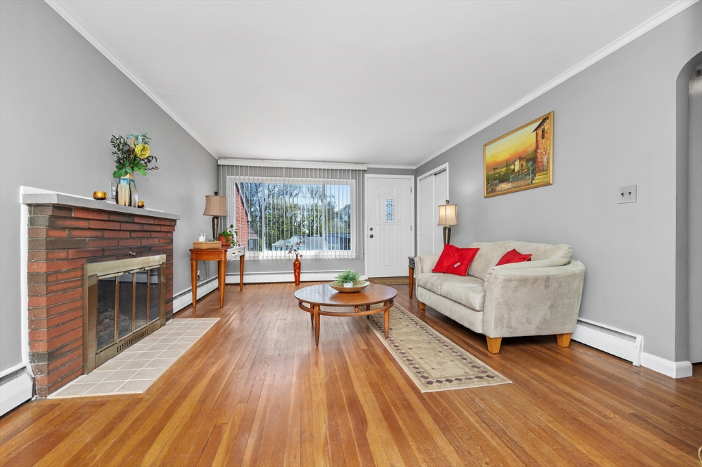 233 Temple Road Waltham, MA 02452 - Photo 6 of 36