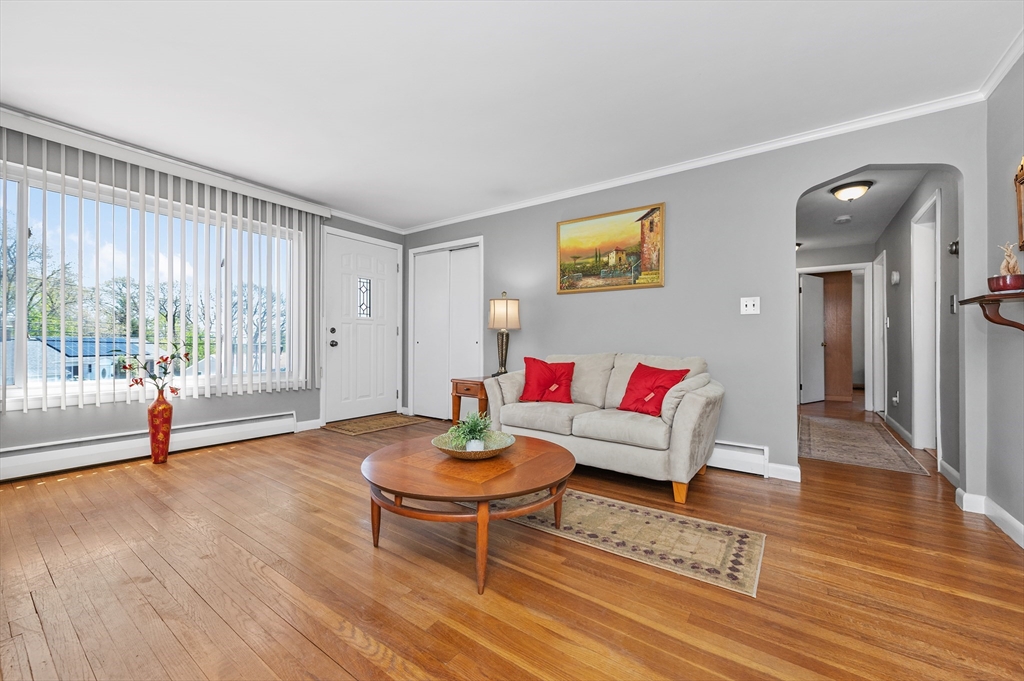 233 Temple Road Waltham, MA 02452 - Photo 9 of 36