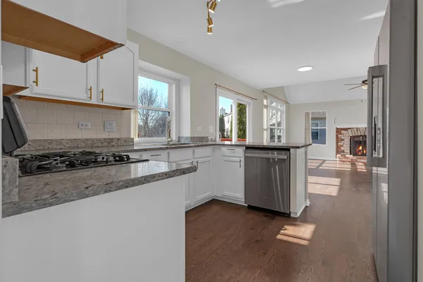 $3,200 | 1421 Aster Lane, Bolingbrook, IL 60490