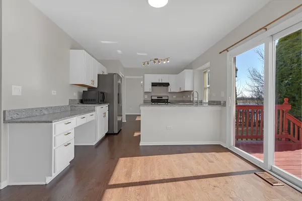 $3,200 | 1421 Aster Lane, Bolingbrook, IL 60490