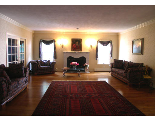 44 Westerly Road Weston, MA 02493 - Photo 4 of 16 Gallery Image 4