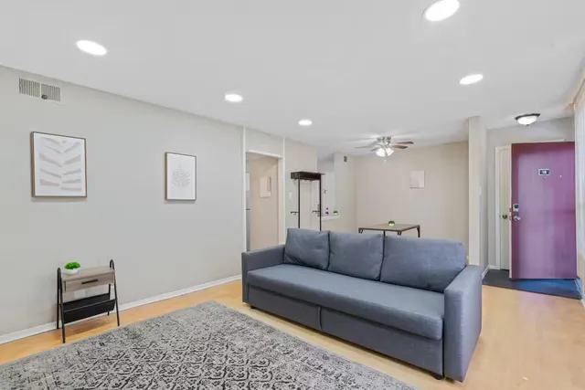 $85,000 | 108 North Belvedere Boulevard, Unit 18, Memphis, TN 38104